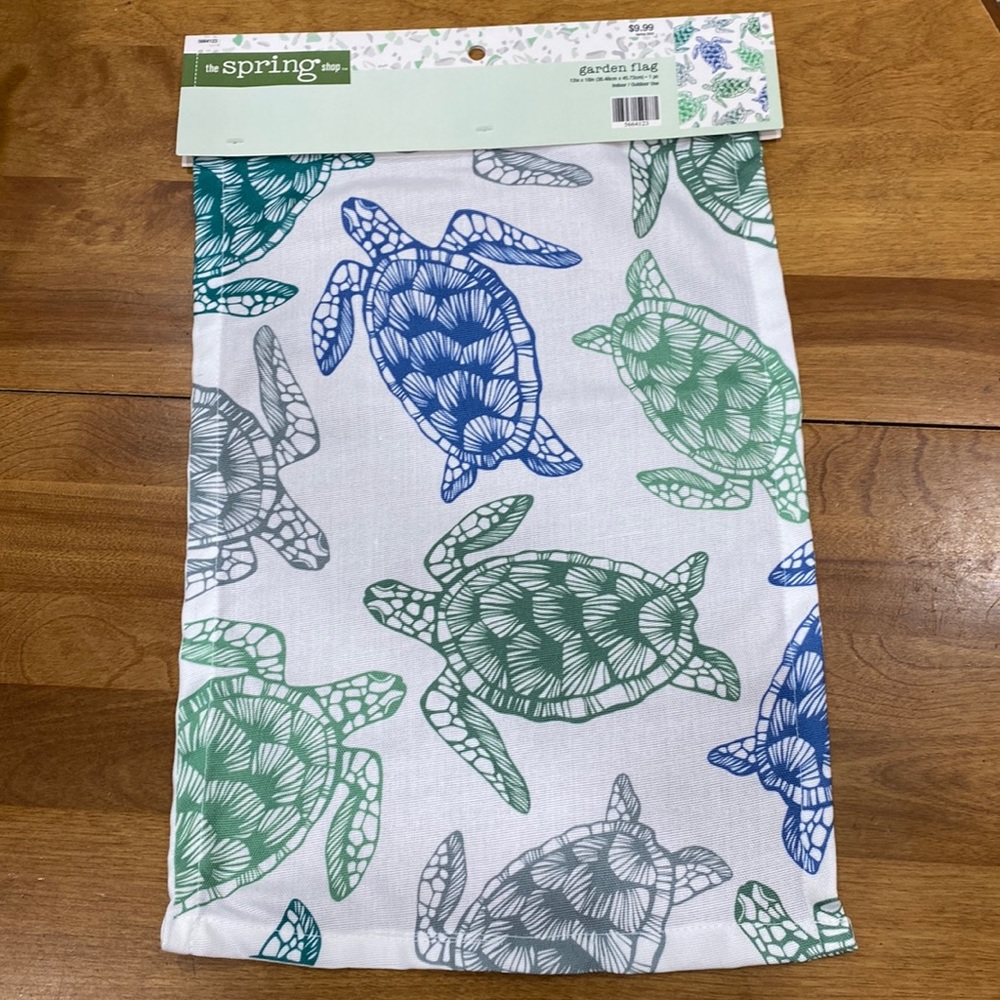 NWT.  Sea turtle, garden flag.